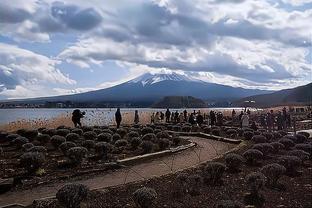 记者谈今夏换帅球队：利物浦拜仁巴萨可能还有切尔西，很热闹